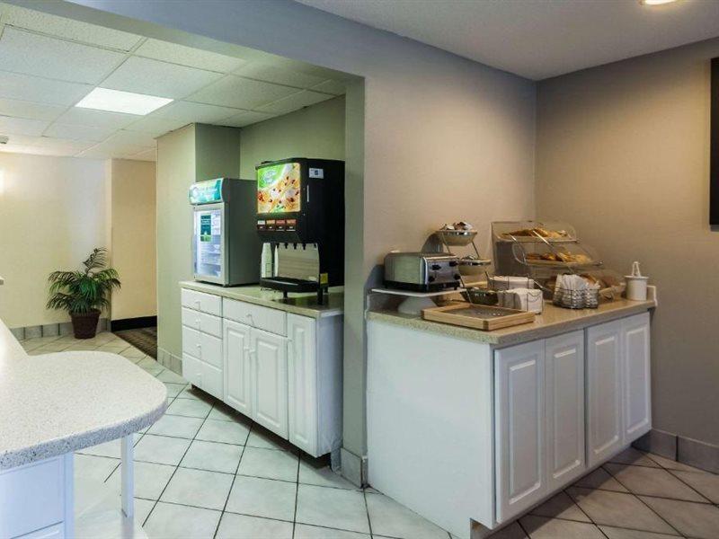 Quality Inn Solomons - Beacon Marina エクステリア 写真