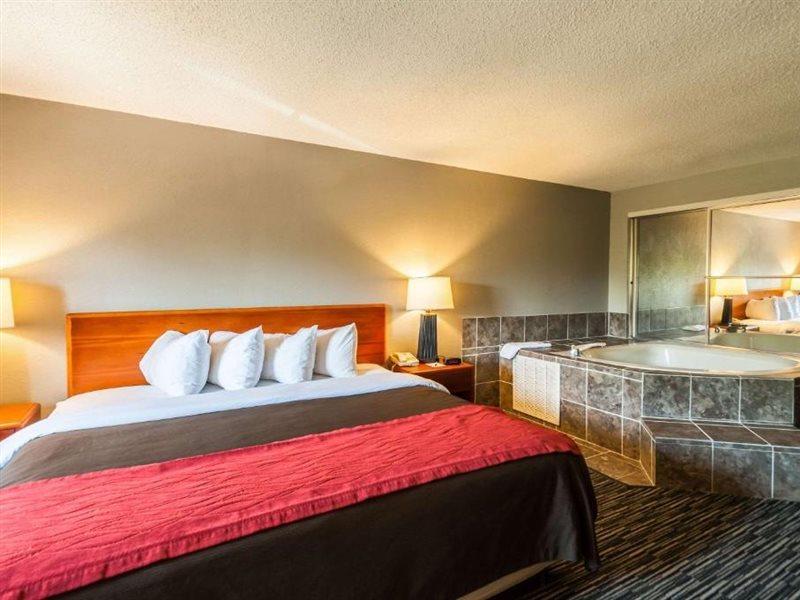 Quality Inn Solomons - Beacon Marina エクステリア 写真
