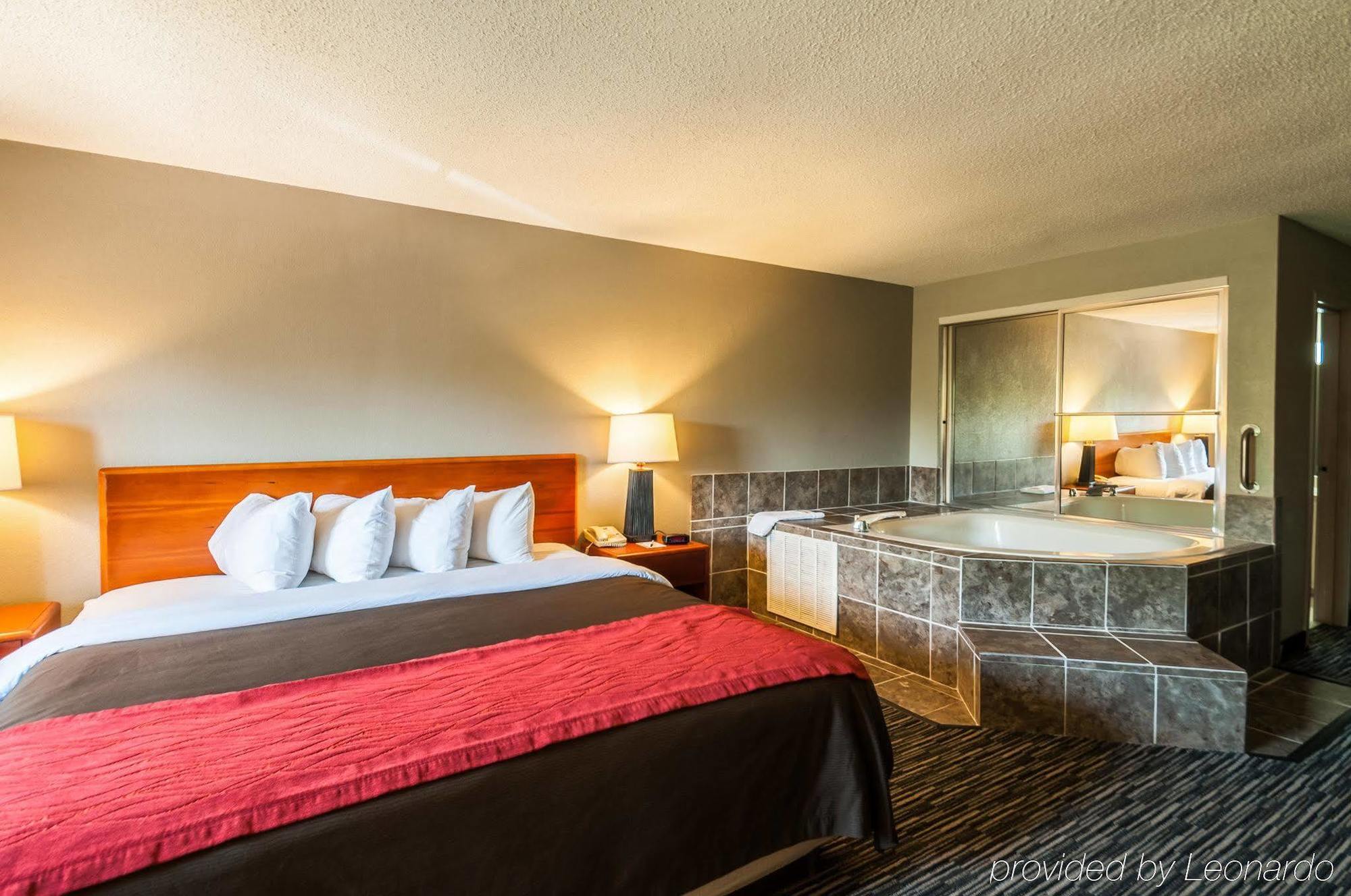 Quality Inn Solomons - Beacon Marina エクステリア 写真