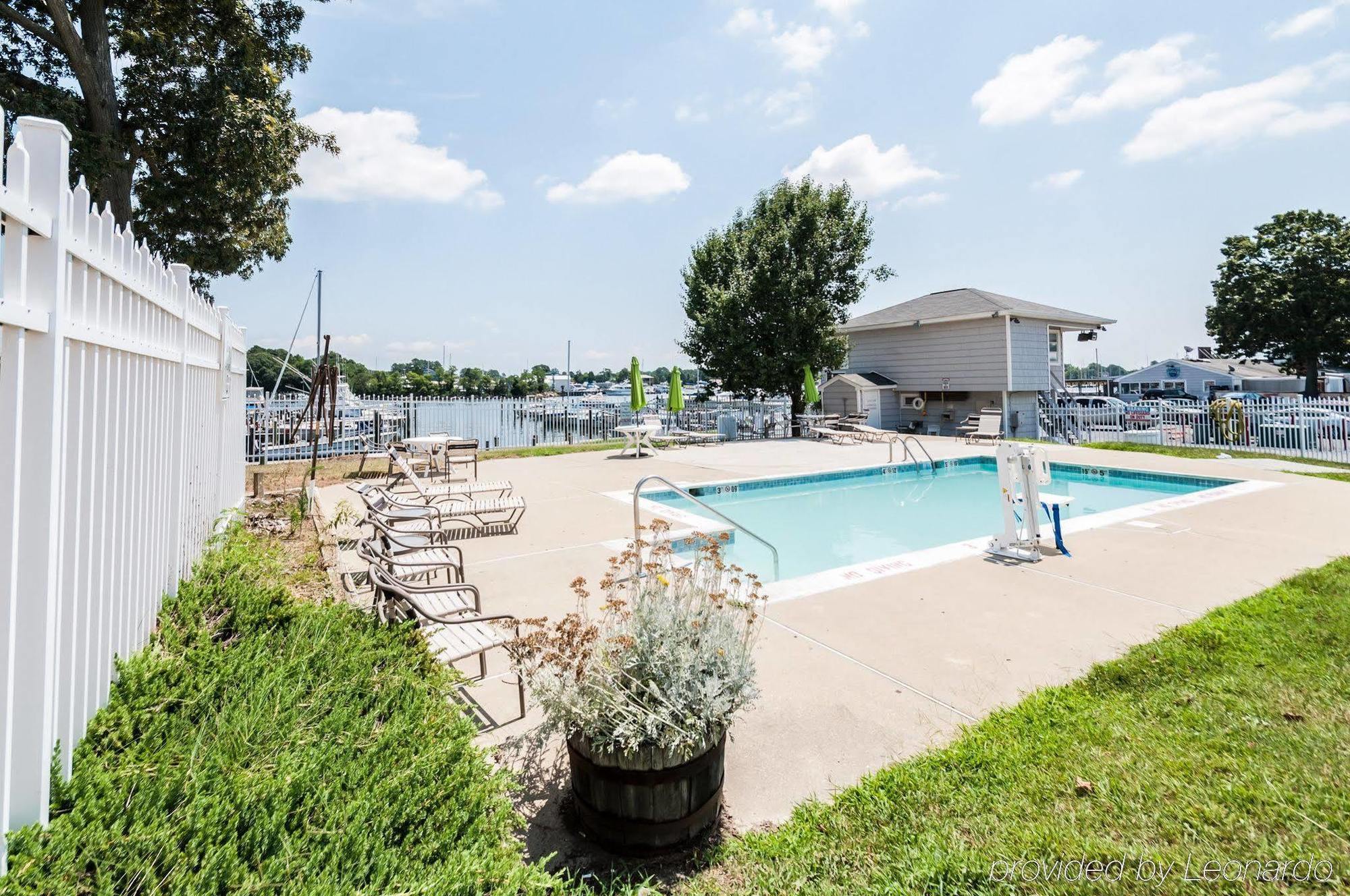 Quality Inn Solomons - Beacon Marina エクステリア 写真